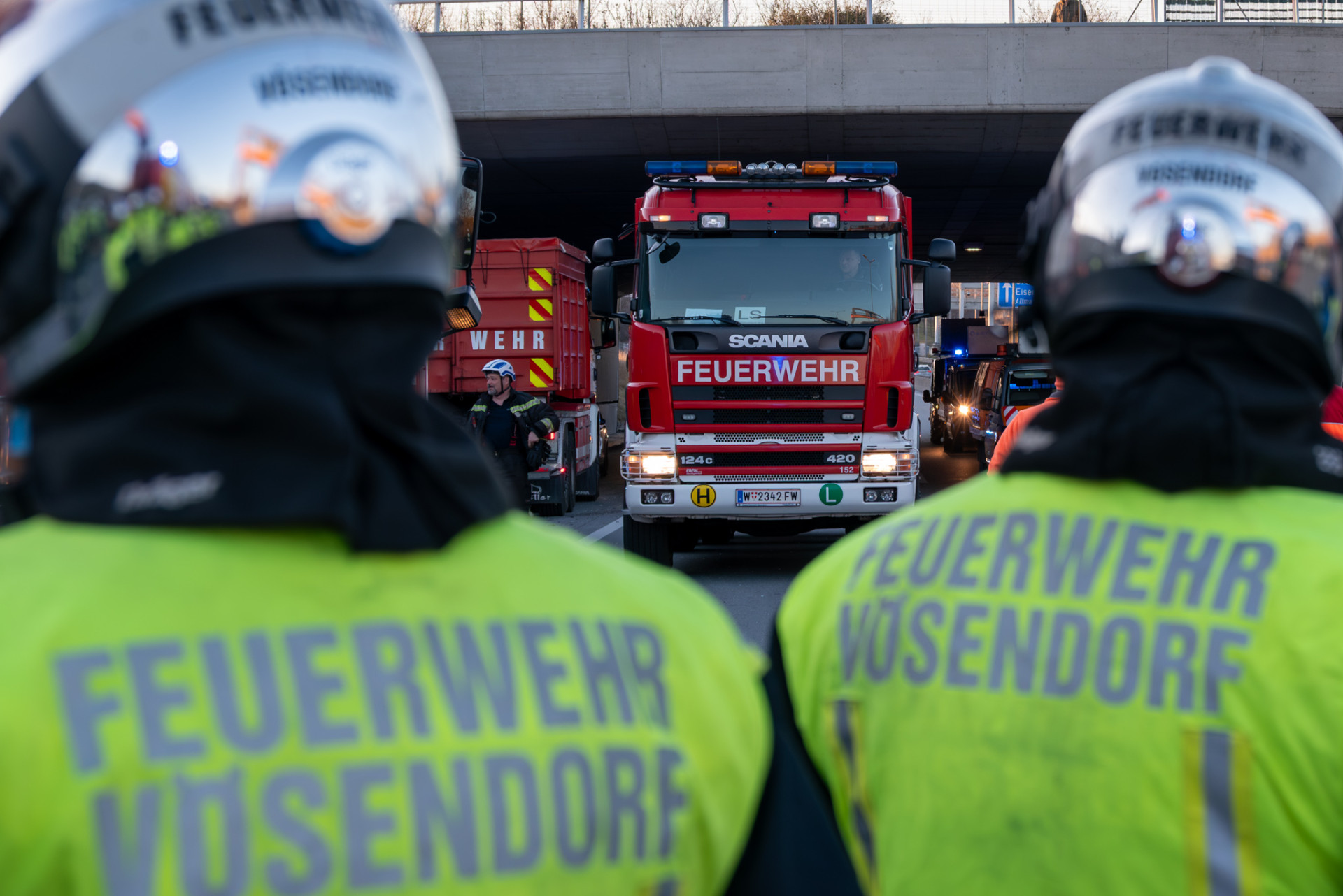 2025-12-29_1424_T2_Verkehrsunfall-Menschenrettung-27_Web