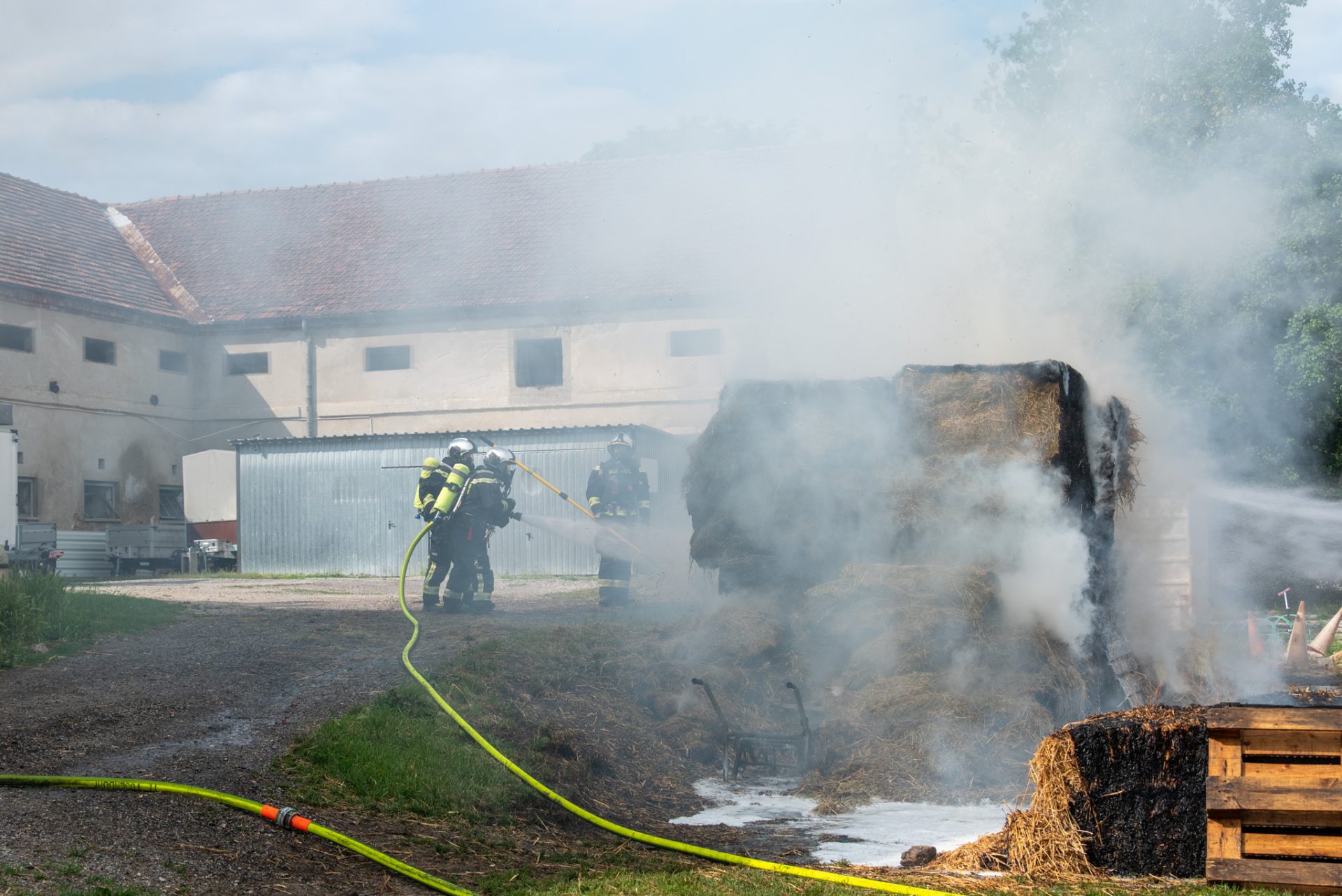 2026-05-18_1546_B3+HUBRET_Gebäudebrand-Landwirtschaft-14_Web