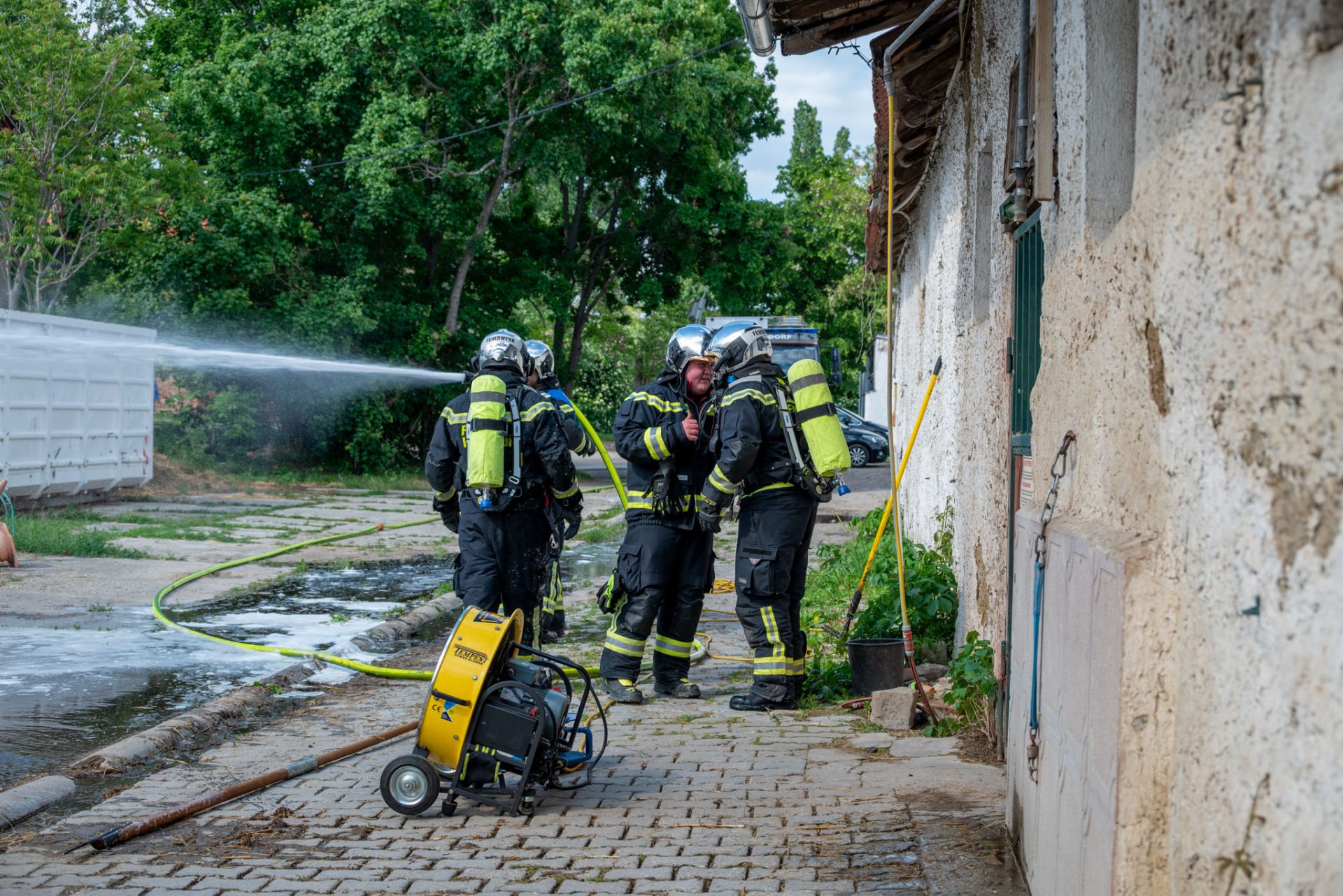 2026-05-18_1546_B3+HUBRET_Gebäudebrand-Landwirtschaft-19_Web