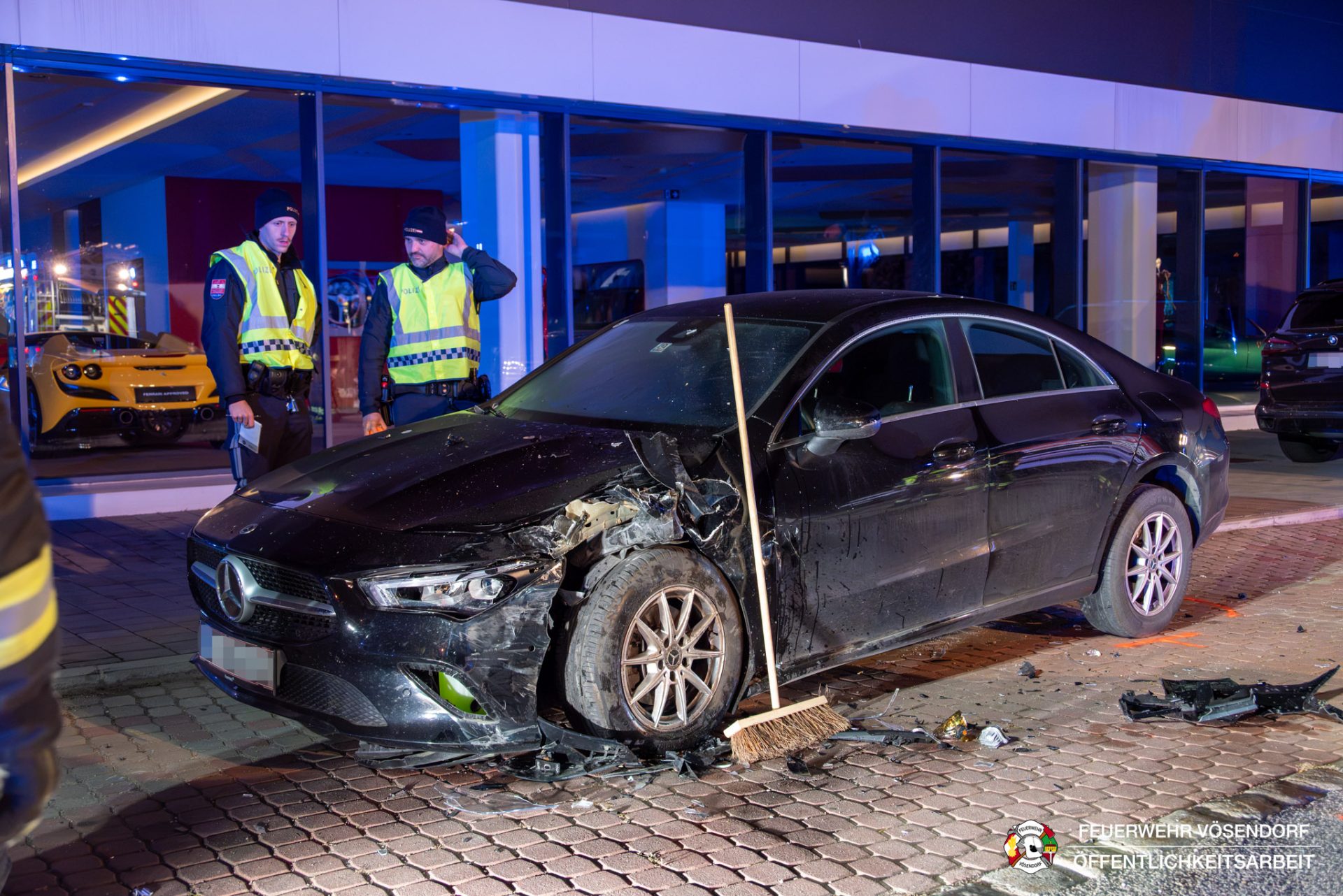 2026-10-25_0317_T2_Verkehrsunfall-Menschenrettung-7-Bearbeitet_Web_WZ